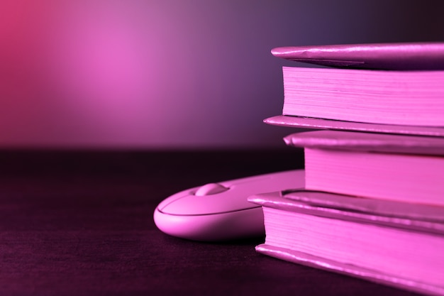 孔子与长沮、桀溺以及楚狂接舆有什么不同？